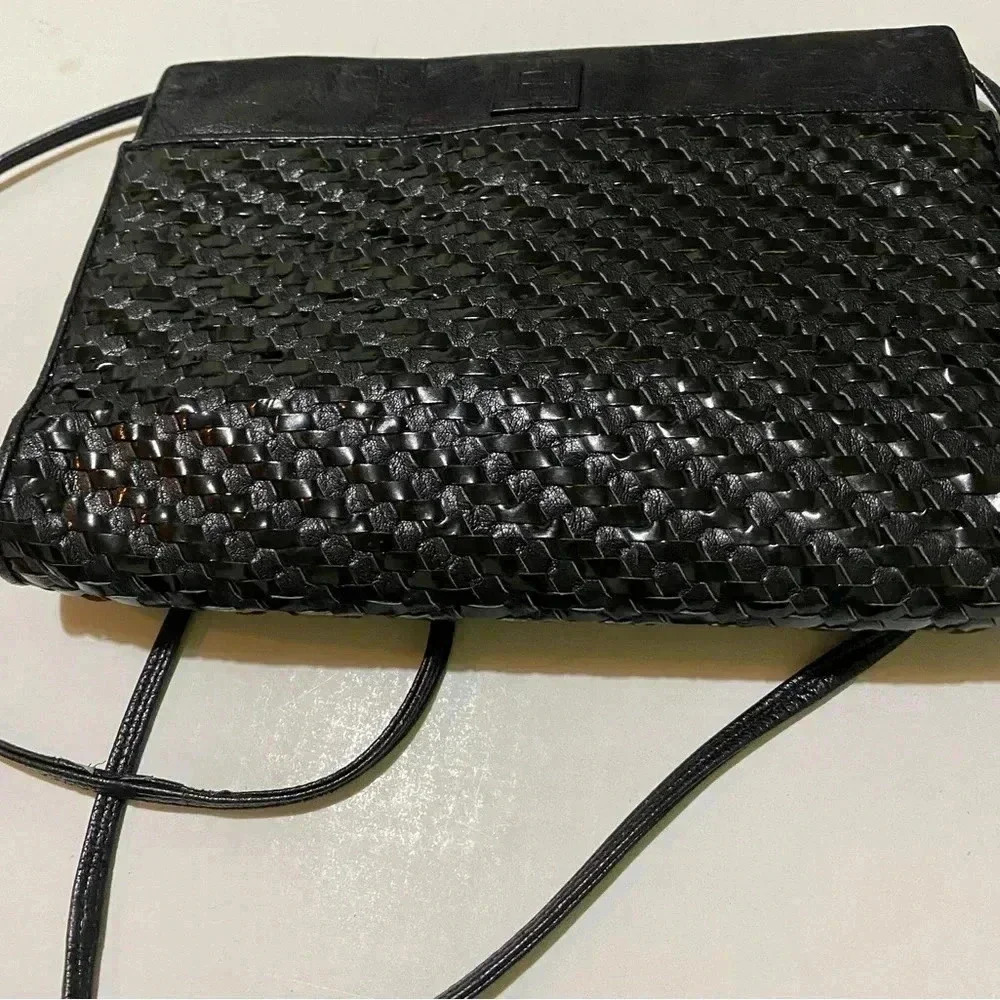 Fendi black woven weave leather crossbody handbag - Picture 4 of 16